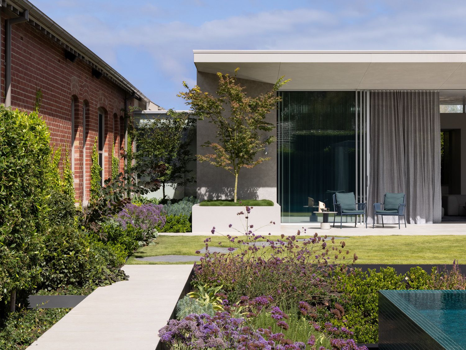 Kaye_8872_LR feature